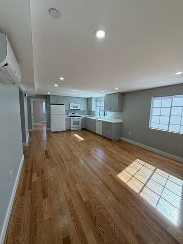 292 Main Street 3, Walpole, MA 02081