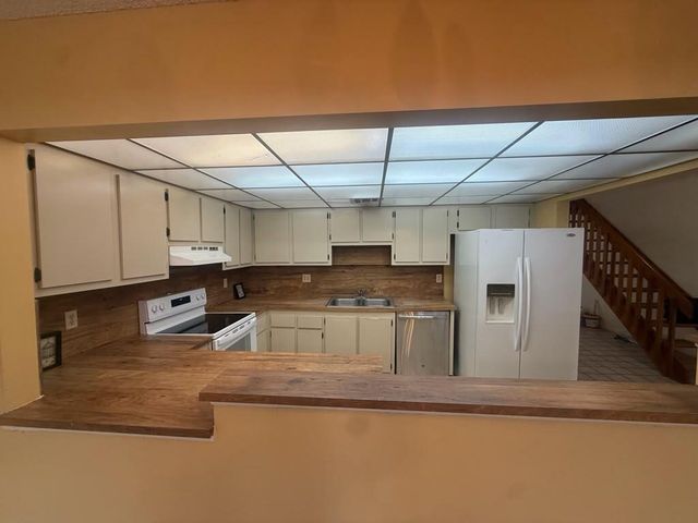 5006 S University Drive, Davie, FL 33328