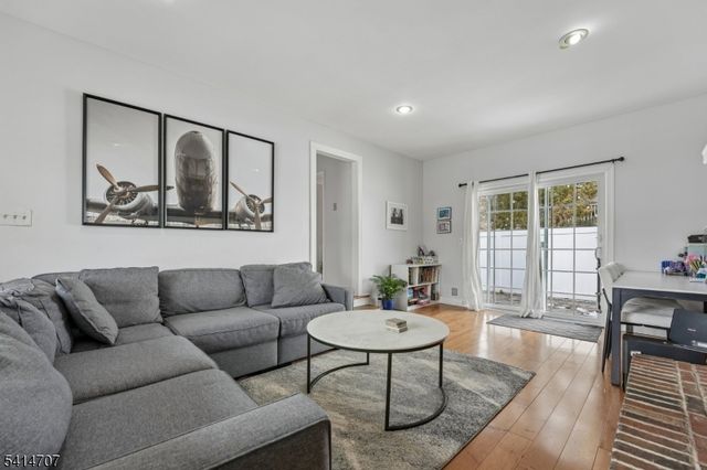 580 Heritage Rd, Long Hill Twp., NJ 07946