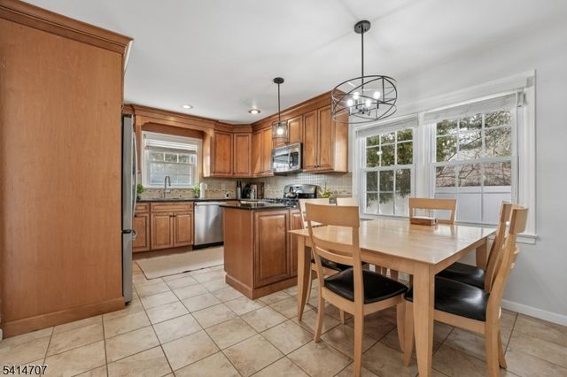 580 Heritage Rd, Long Hill Twp., NJ 07946