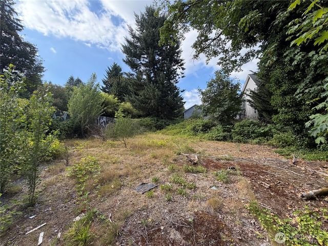 1724 N 107th Street, Seattle, WA 98133