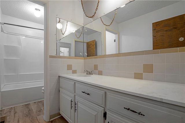 1002 N Hall Avenue, Fayetteville, AR 72701