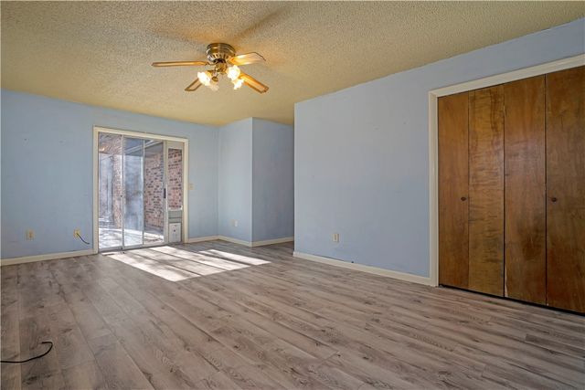 1002 N Hall Avenue, Fayetteville, AR 72701