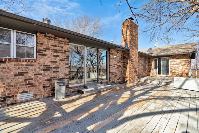 1002 N Hall Avenue, Fayetteville, AR 72701