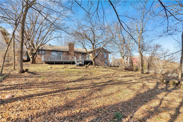 1002 N Hall Avenue, Fayetteville, AR 72701