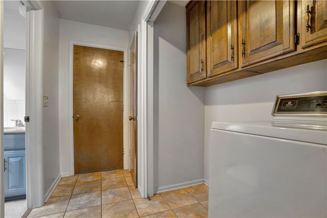 1002 N Hall Avenue, Fayetteville, AR 72701