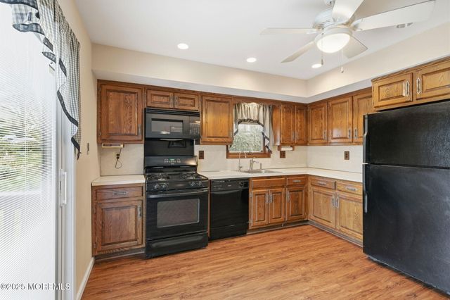 51 Malibu Court, Old Bridge, NJ 08857