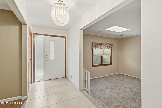 51 Malibu Court, Old Bridge, NJ 08857