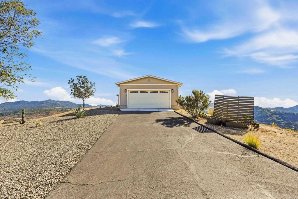 Image 31 of property listing at 30663 Camino De Las Lomas, Escondido, CA 92026