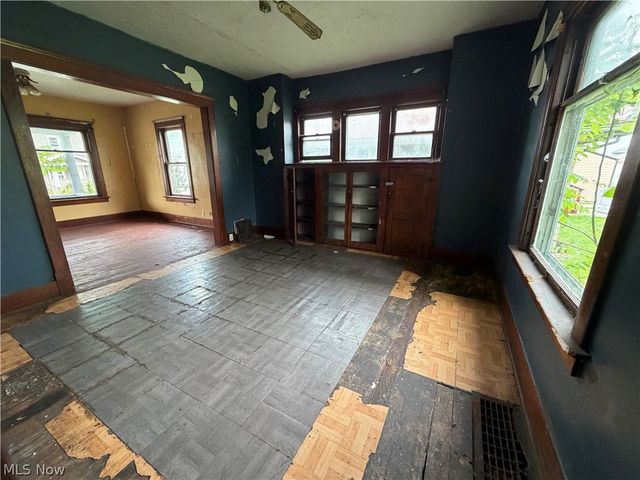 235 Iddings Avenue SE, Warren, OH 44483