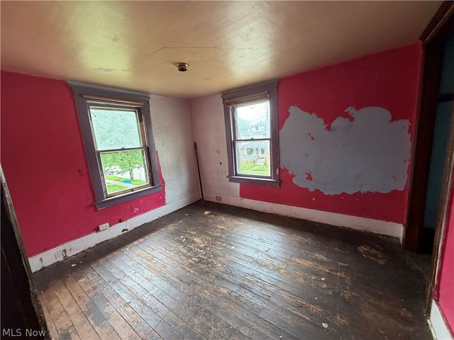 235 Iddings Avenue SE, Warren, OH 44483