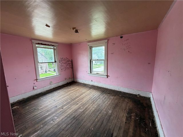 235 Iddings Avenue SE, Warren, OH 44483