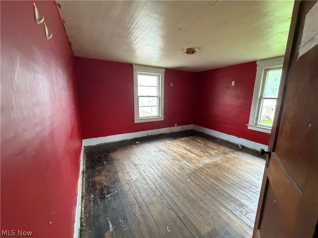 235 Iddings Avenue SE, Warren, OH 44483