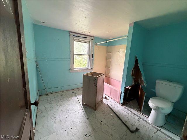 235 Iddings Avenue SE, Warren, OH 44483