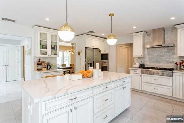 18 Cedar Court, Closter, NJ 07624