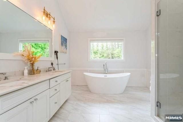 18 Cedar Court, Closter, NJ 07624