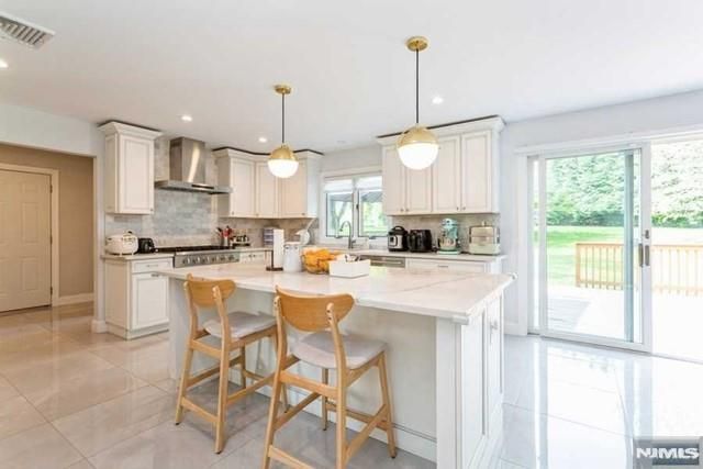 18 Cedar Court, Closter, NJ 07624