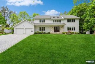 18 Cedar Court, Closter, NJ 07624