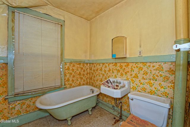 172 Paine Street, Green Island, NY 12183