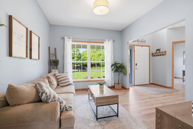 20386 Enright Way, Farmington, MN 55024