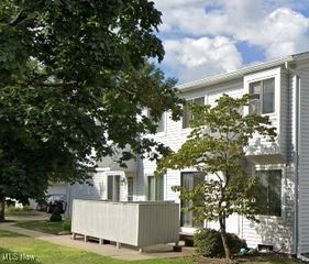 5465 Millwood Lane 40-C, Willoughby, OH 44094