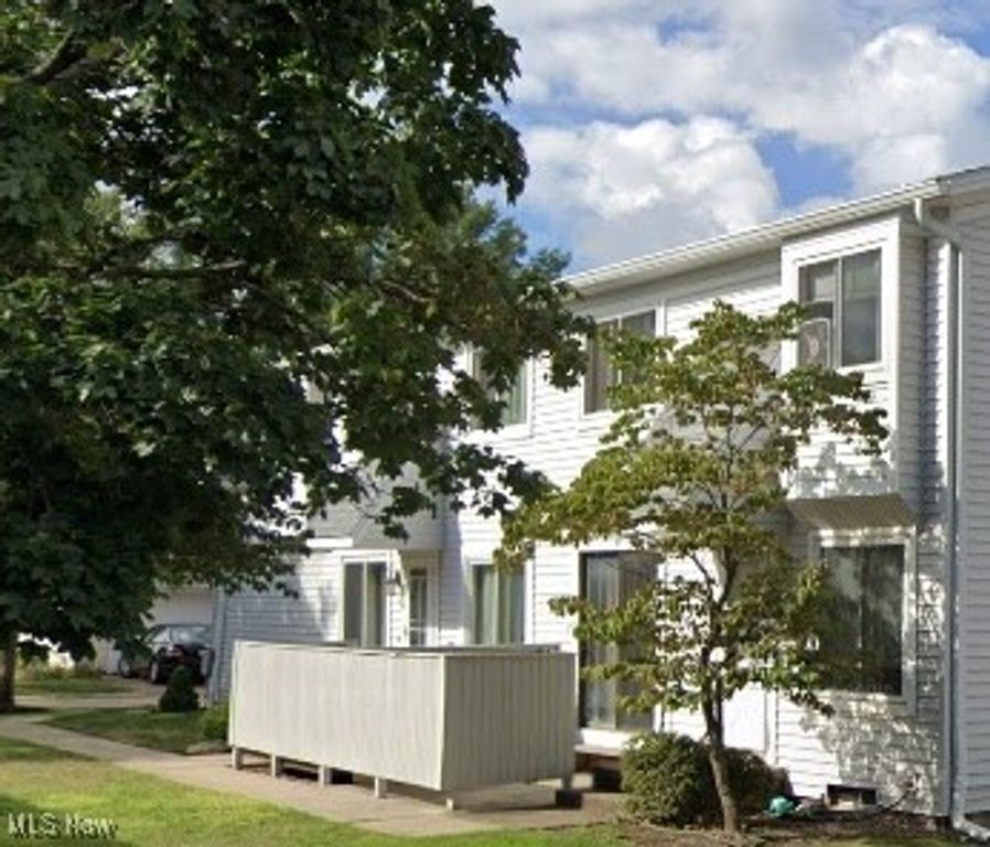 5465 Millwood Lane 40-C, Willoughby, OH 44094