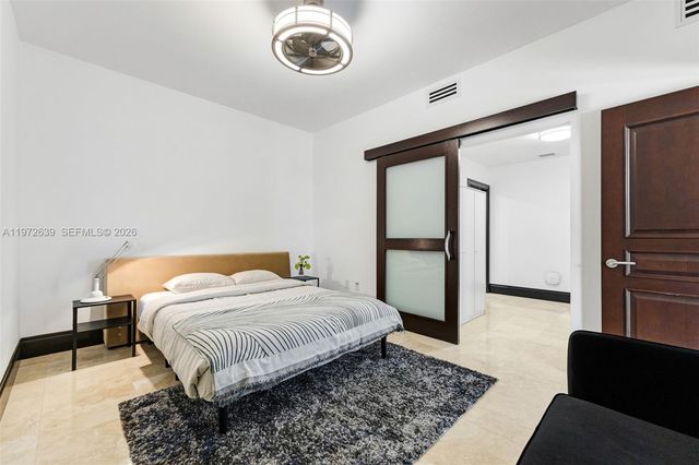 3020 Mcdonald St 22, Miami, FL 33133