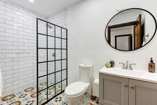 3020 Mcdonald St 22, Miami, FL 33133