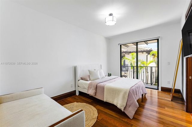 3020 Mcdonald St 22, Miami, FL 33133