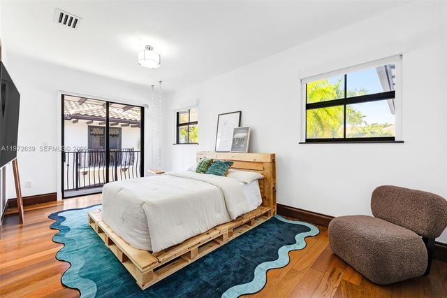 3020 Mcdonald St 22, Miami, FL 33133