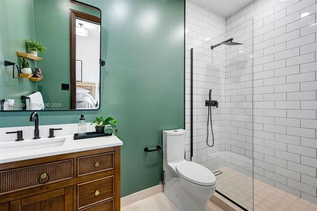 3020 Mcdonald St 22, Miami, FL 33133