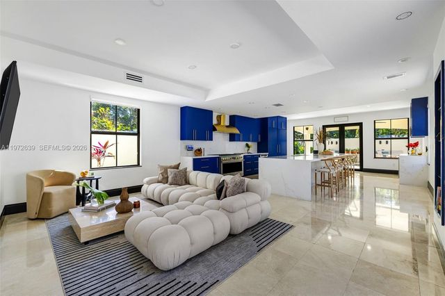 3020 Mcdonald St 22, Miami, FL 33133