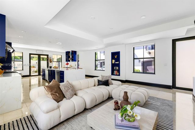 3020 Mcdonald St 22, Miami, FL 33133