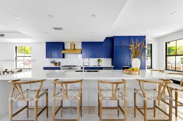 3020 Mcdonald St 22, Miami, FL 33133