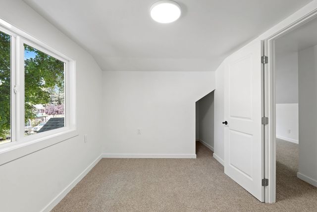 2803 E Hartson Ave, Spokane, WA 99202