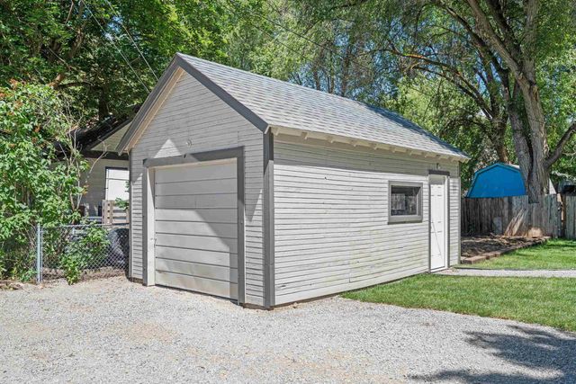 2803 E Hartson Ave, Spokane, WA 99202