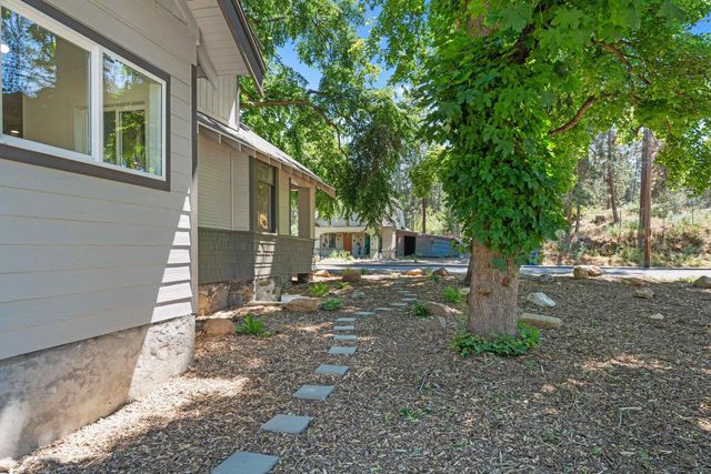2803 E Hartson Ave, Spokane, WA 99202
