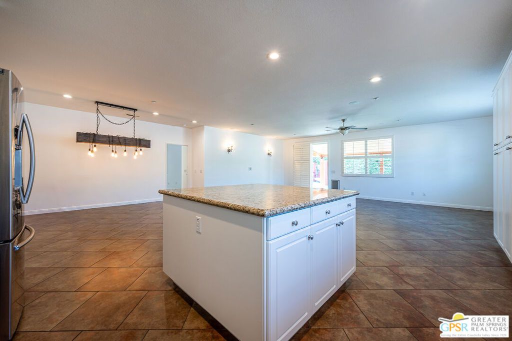 Image 9 of property listing at 1251 Solana Trail, Palm Springs, CA 92262
