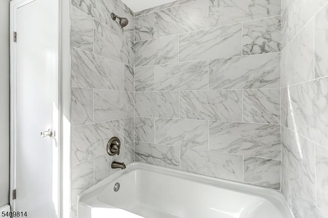 4 E Washington St, Frenchtown Boro, NJ 08825