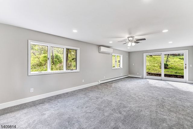 4 E Washington St, Frenchtown Boro, NJ 08825