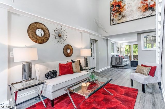 4 E Washington St, Frenchtown Boro, NJ 08825