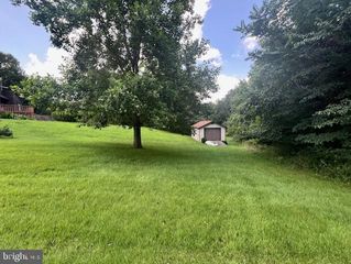 6635 HORSESHOE DR, La Plata, MD 20646