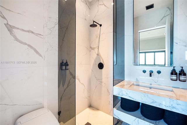 650 NE 32nd St UPH5302, Miami, FL 33137