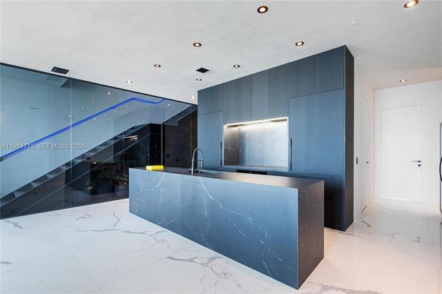 650 NE 32nd St UPH5302, Miami, FL 33137