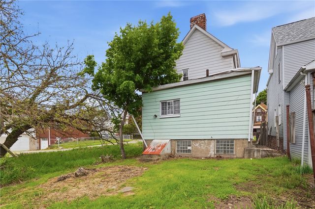 2402 Grandview Avenue, Mckeesport, PA 15132