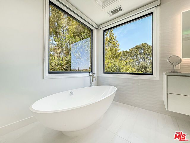 5474 Amber Circle, Calabasas, CA 91302