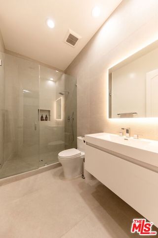 5474 Amber Circle, Calabasas, CA 91302