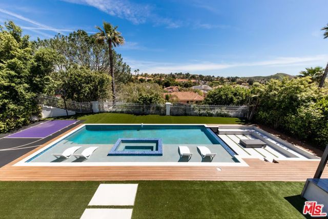 5474 Amber Circle, Calabasas, CA 91302