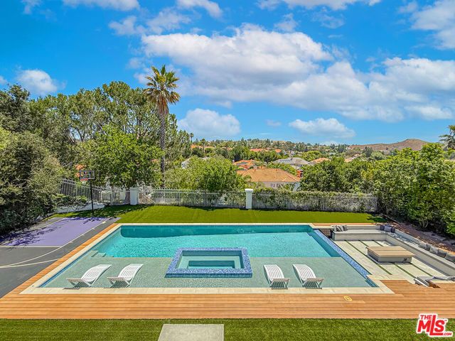 5474 Amber Circle, Calabasas, CA 91302