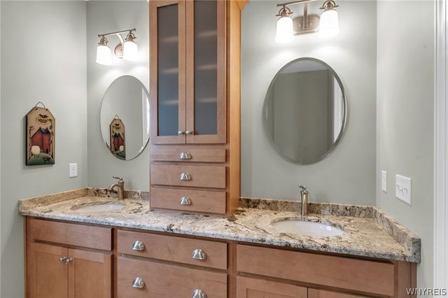 35 Raine Drive, Amherst, NY 14221